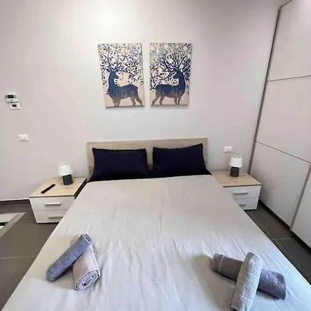 Apartman Pregevole Duplex A 1 Minuto Dalla Metro