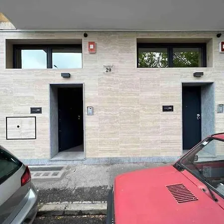 Pregevole Duplex A 1 Minuto Dalla Metro Колленьо