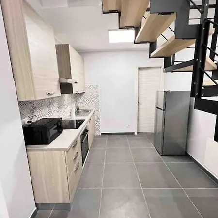 Apartman Pregevole Duplex A 1 Minuto Dalla Metro