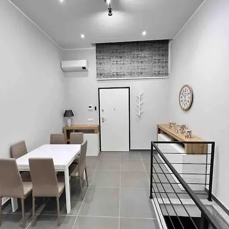 Pregevole Duplex A 1 Minuto Dalla Metro Апартаменты